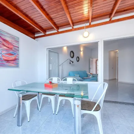 Casa El Varadero Central, Air-con, Sea Views * Puerto del Carmen (Lanzarote)